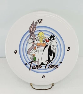CLOCK plate 10" TUNE TIME white FIESTA new WARNER Bros Bugs Tweety Sylvester - Picture 1 of 2