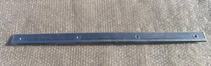 Placa de desgaste de umbral de camión Mopar 4356264 NOS OEM OE (b), 28-5/8", envío gratuito a EE. UU. - Imagen 1 de 17