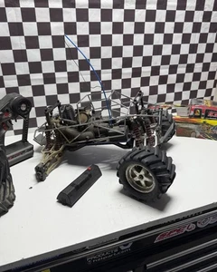 Traxxas T-Maxx 2,5 mit 3,3 Seilzugstarter Umbau Aluminium Upgrades & Überrollkäfig - Bild 1 von 24