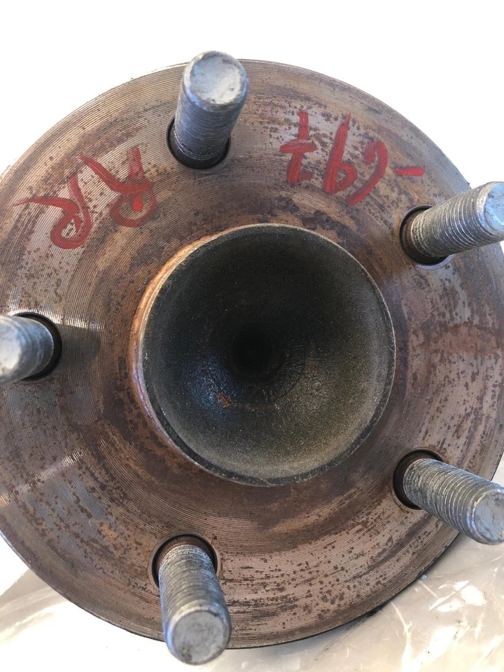 Cojinete de cubo de rueda trasera Toyota Prius 2006 hatchback lado derecho del pasajero derecho derecho derecho Foto 1 de 4