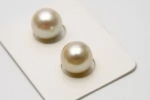 Akoya Pearl Pair Looses 9.5-10.0mm Natural White Pink Color - Picture 1 of 2