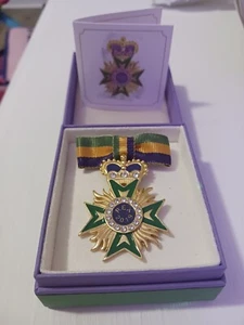 REX 2019 Gold Ladies’ Pin Ducal New Orleans Mardi Gras Krewe Favor Brooch ADLER - Picture 1 of 3