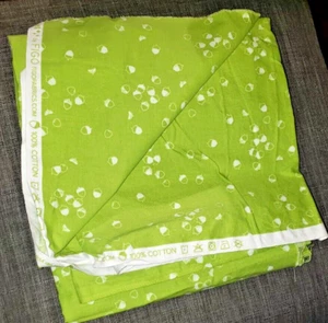Figo Telas Amuletos de la Suerte Recoge Tu Bellota y Próspero Verde con Bellotas Blancas 2 yardas - Imagen 1 de 4