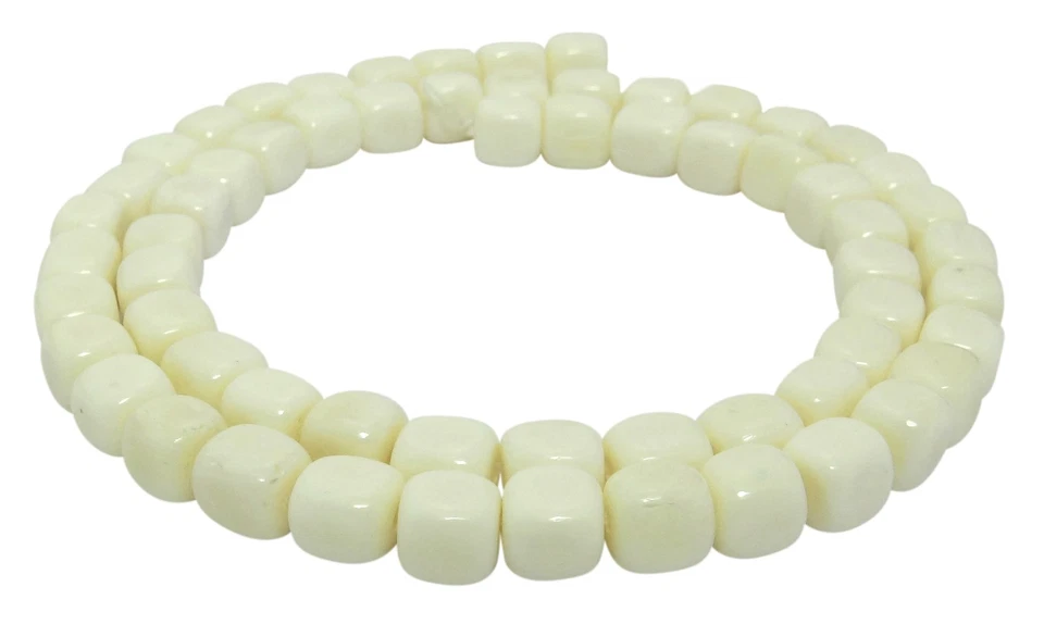 😏 Knochen- Perlen Würfel ca. 7x6,5 mm Naturperlen NATUR Knochenperlen Strang 😉 - Bild 1 von 1