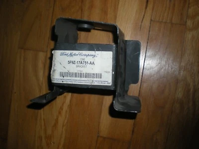 Soporte de parachoques trasero izquierdo Ford Freestyle 2005 2006 2007 nuevo 5F9Z-17A751-AA Foto 1 de 3