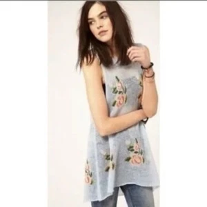 WILDFOX White Label Floral Wool Blend Sleeveless Longline Tank Sweater Medium - Picture 1 of 7