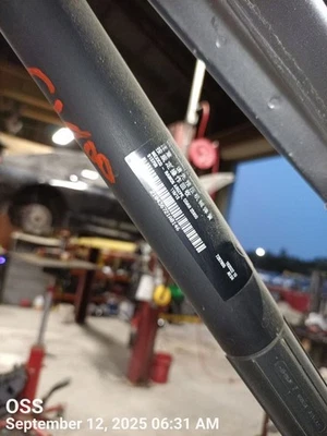 LEFT HATCHBACK STRUT 2014 BMW X3 Foto 1 de 4