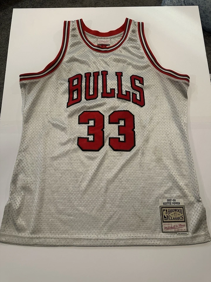 Mitchell & Ness Scottie Pippen 1997-98 Chicago Bulls Men’s Jersey Used XL - Image 1 of 4