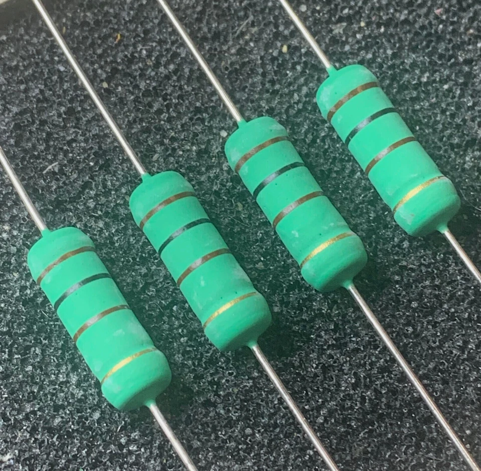 ROYAL OHM 4 Resistori a Filo 100 ohm 5W ±5% Ø6,5x17,5mm ( 4 pezzi )