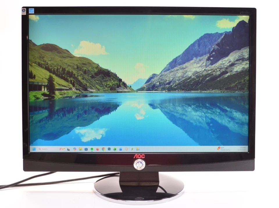 AOC 2217V 22" LCD Widescreen Monitor 1680 x 1050 DVI VGA - Image 1 of 4