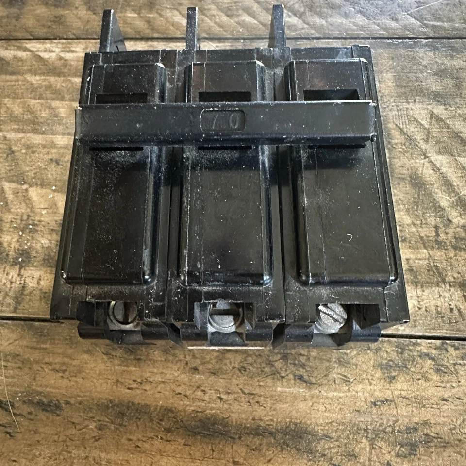 I-T-E BQ370 Bolt-On Circuit Breaker 70A 240VAC 3P 3PH Type EQ-B 70 Amp 3 Pole - Image 1 of 4