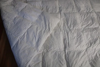 Manta edredón ligera para todas las estaciones 96x104 Foto 1 de 4