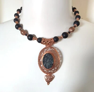 Hecho a mano artesanal ágata negra druzy colgante y conjunto de collar y pendientes de cobre Foto 1 de 4