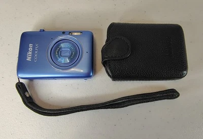 Nikon Coolpix S02 Digital Camera Sky Blue with Case, Charger, and Tested - Image 1 of 4