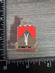US Military DUI FLEXIBLE Eagles War 94th Field Artillery Insignia Crest Pin Y4 - Picture 1 of 3