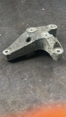 Vauxhall Zafira Gearbox Mount – Genuine OEM Bracket – Used – Good Condition - Image 1 of 2