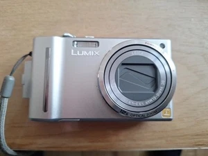 Panasonic LUMIX DMC-TZ8/DMC-ZS5 12,1 MP Digitalkamera - Silber(Akku Defekt) - Bild 1 von 6