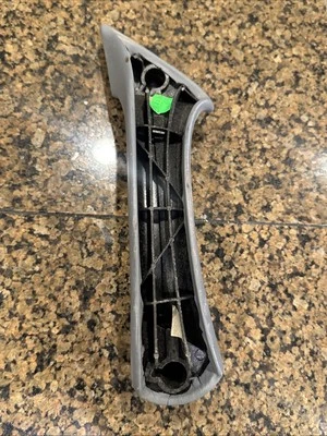 Soporte manija interior puerta derecha Mercedes-Benz ML W163 1998-2005 GRIS ORIÓN Foto 1 de 4