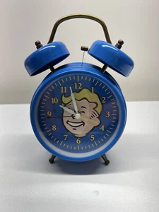 Sveglia analogica Falout 76 Bathesda Vault Boy blu giallo funziona Vault-Tec - Foto 1 di 12