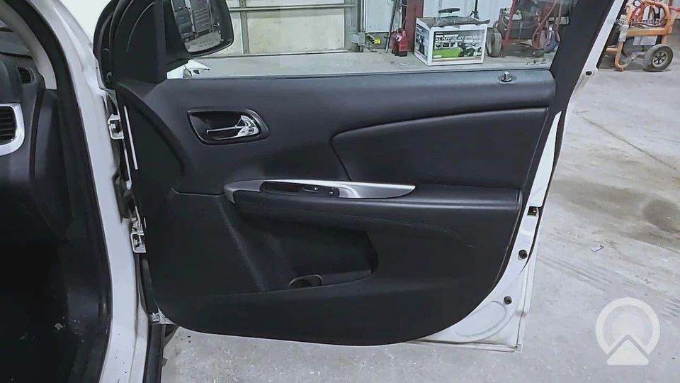 Отделочная панель салона передней двери для Dodge Journey RH 2012–2018 годов выпуска черная E5X9 - Изображение 1 из 1