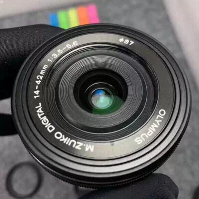 M.Zuiko 14-42mm f/3.5-5.6 EZ Black Lens for Panasonic Olympus Micro Four Thirds - Image 1 of 4