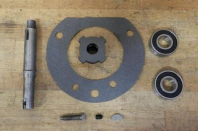 Clark Forklift Case tractor Continental I4 eng water pump rebuild kit Y400K335 - Image 1 of 4