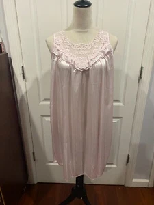 Wmn Lt Pink Silky Slvelss Nightgown w/Embroidery Lace Floral Size XL 33"Lx21"W - Picture 1 of 4