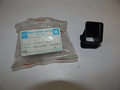 Nuevo OEM 1985-1989 Isuzu I-Mark tablero delantero lado derecho descongelador conducto guía de aire Foto 1 de 4