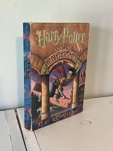 Harry Potter And The Sorcerer’s Stone • True First Paperback Printing • Rowling - Picture 1 of 4