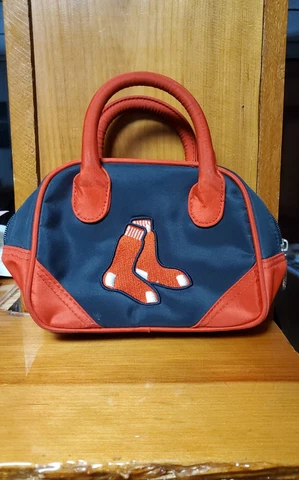 Boston Red Sox Small Purse ~ Genuine MLB Merchandise ~ 100% Polyester 7" x 6" Cover