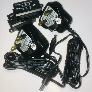 2 X 5V VOLT DC PLUG IN ADAPTER POWER SUPPLY 3 PIN UK CHARGER AC/DC 3.5MM DC JACK - Picture 1 of 1