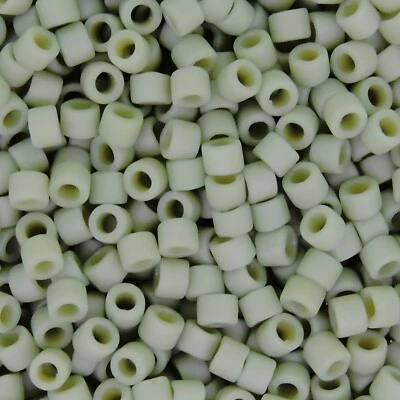 Cuentas de semillas Miyuki Delica tamaño 11/0 esmeriladas op esmaltadas gris costero 7GM DB2282 Foto 1 de 4