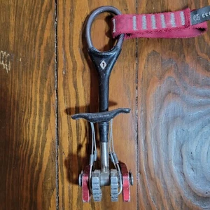 Black Diamond Camalot C4 Climbing Cam - Size 1 - Picture 1 of 9