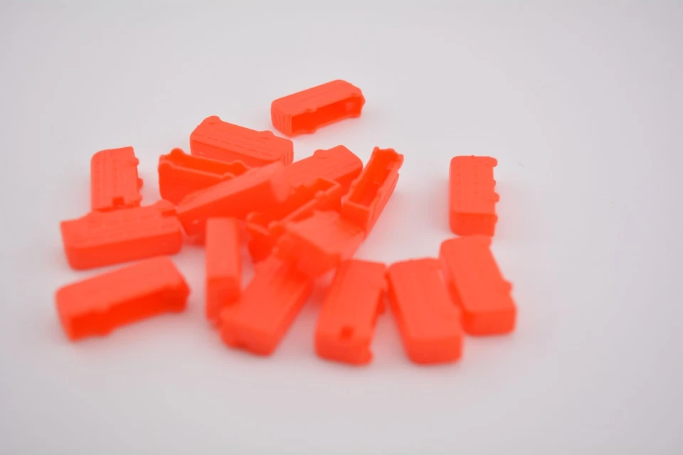 Ticket to Ride London game replacement part pieces - qty 18 red trains - Image 1 of 1