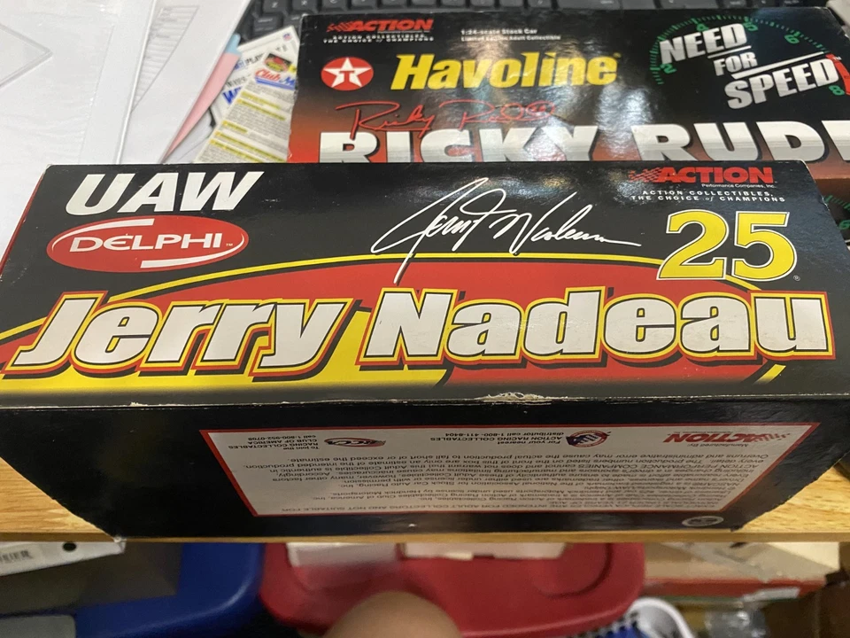 Jerry Nadeau UAW Delphi Action diecast 2001 NASCAR Chevy 1 24 stockcar 101462