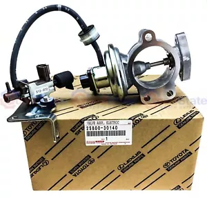 Genuine Toyota Hiace KDH221 1KD 3.0 Diesel Exhaust Gas Recirculation EGR Valve - Picture 1 of 14