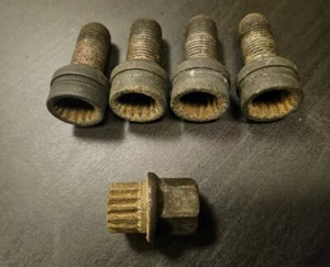 VW GOLF MK4 BORA A3 S3 TT OEM LOCKING WHEEL NUTS + KEY - Picture 1 of 3