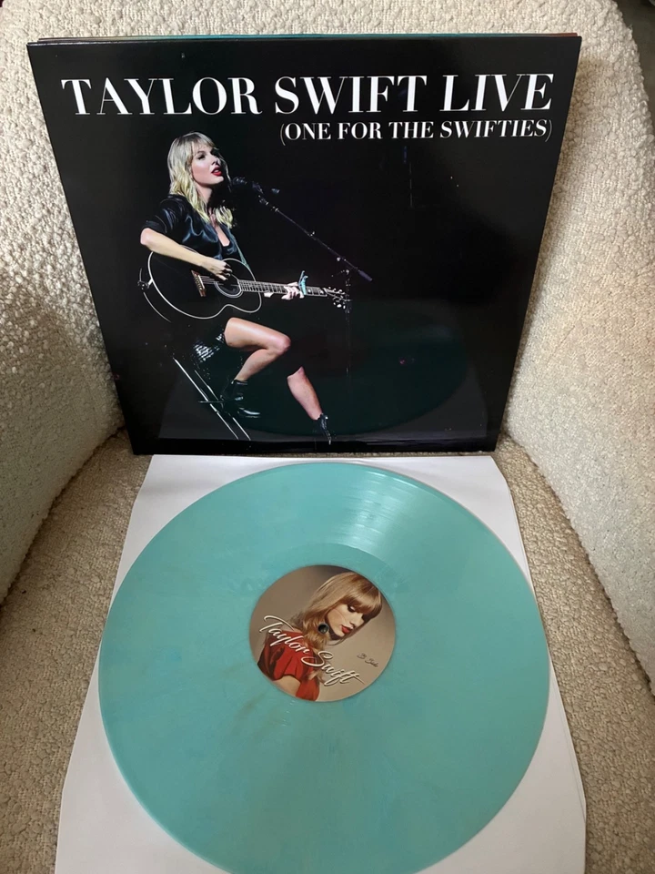 TAYLOR SWIFT LP - Photo 1/2