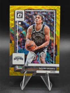 2022-23 Panini Donruss Optic Basketball Prizm Devin Vassell Gold Wave /10 #196 - Bild 1 von 2