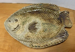 Fish Studio Pottery Art Stoneware Plate Signed Davis 10" - Picture 1 of 3
