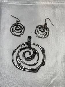 Premier Designs Jewelry Silver Swirl PENDANT & EARRINGS Hook Versatile EUC! - Picture 1 of 8