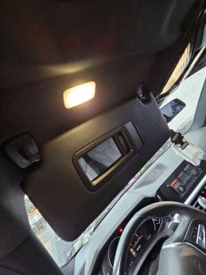 2019-2021 BMW 330i (SEDAN) DRIVER SIDE SUN VISOR: BLACK    - Image 1 of 4