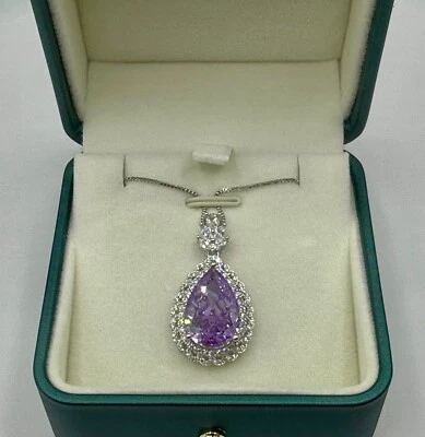 Hermoso colgante en forma de corazón de aguamarina de 15 quilates lleno de oro blanco de 18 quilates creado en laboratorio Foto 1 de 4