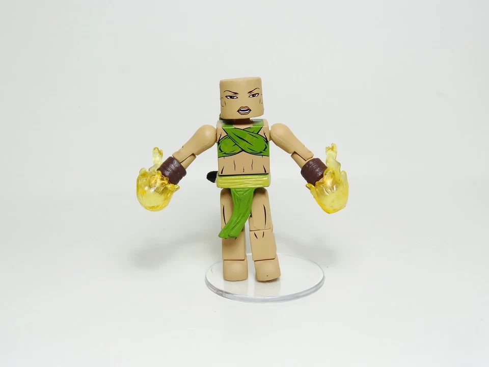 Marvel Minimates Walgreens Exclusivo Vengadores de 1000.000.000 aC Puño de Hierro Foto 1 de 1