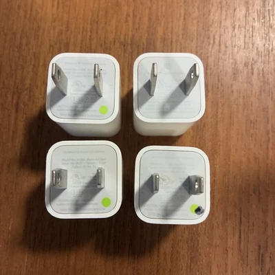 Apple A1385 5W USB Cargador de Pared Cubo Adaptadores de Alimentación para iPhone - Blanco - (4) Foto 1 de 2