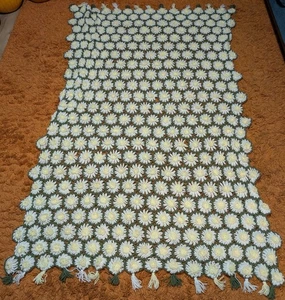 Vintage Handarbeit afghanisch gehäkelt gestrickt Überwurf Schoß Decke Gänseblümchen Blumen gelb grün - Bild 1 von 2