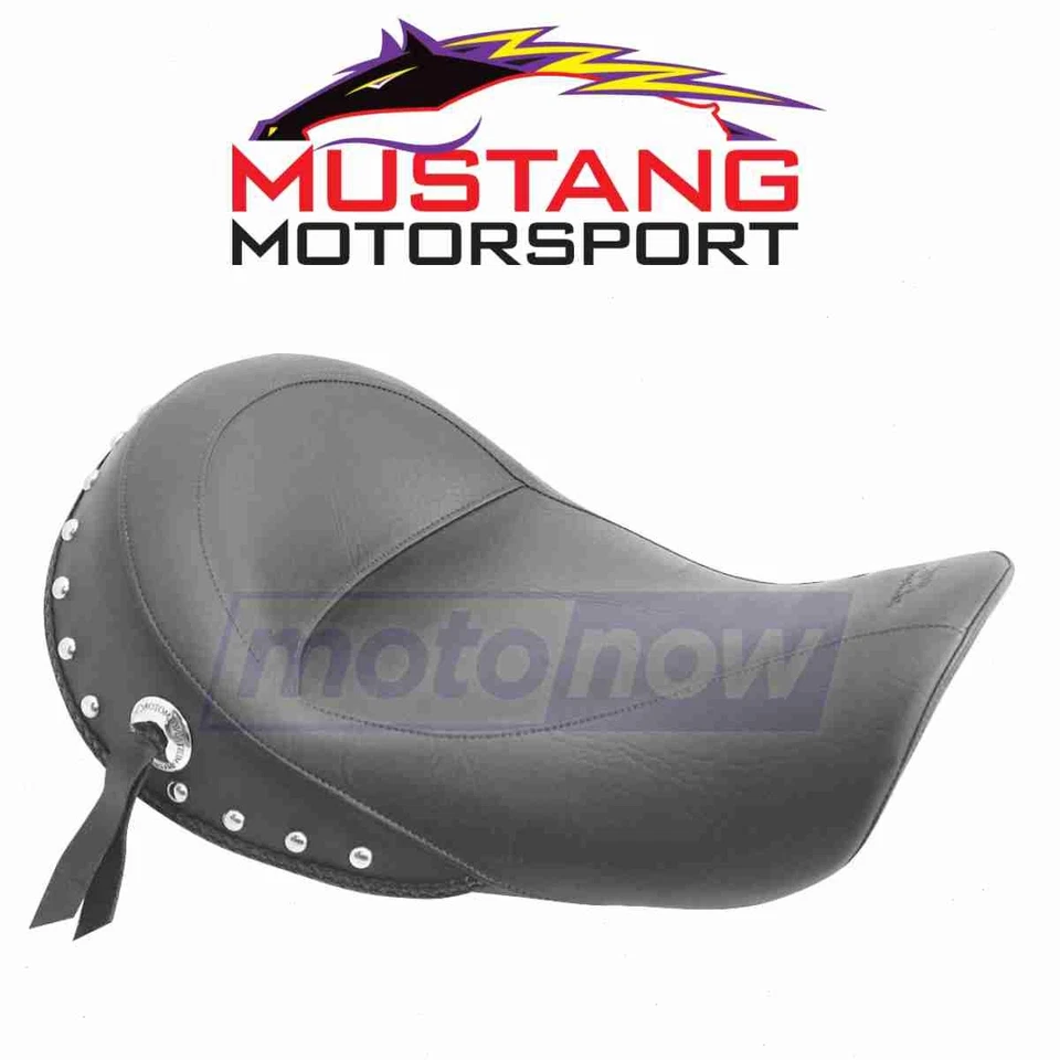 Mustang Studded Solo Seat with Chrome Studs for 1988-1999 Harley Davidson yf Foto 1 de 4
