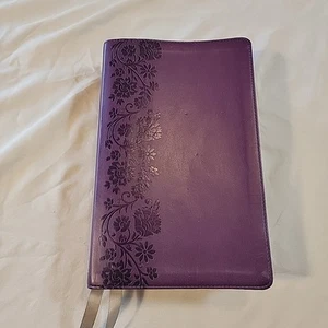 NKJV End-of-Verse Reference Bible Personal Size Large Print Leathersoft Purple - Zdjęcie 1 z 8