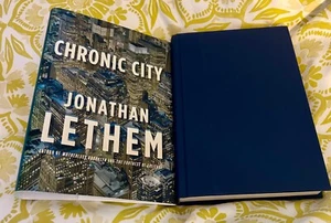 ChRoNiC CiTy ~ Jonathan Lethem. 1st US HbDj 2009. NEW!! HERE in MELB - Picture 1 of 8