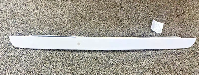 GMC Envoy XUV 2004 OEM puerta trasera moldura panel blanco Foto 1 de 4